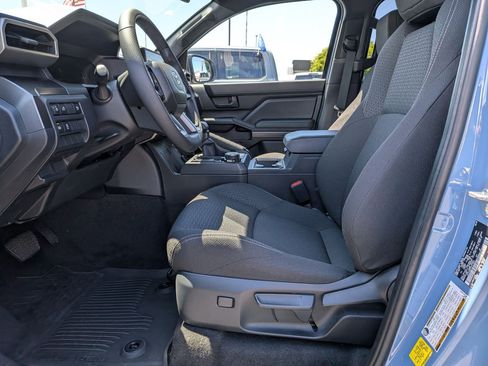 Used 2025 Toyota 4Runner SR5 AWD/4WD image 19