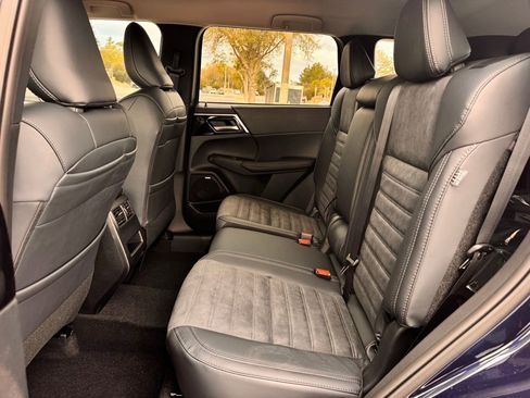 New 2026 Mitsubishi Outlander SE image 15
