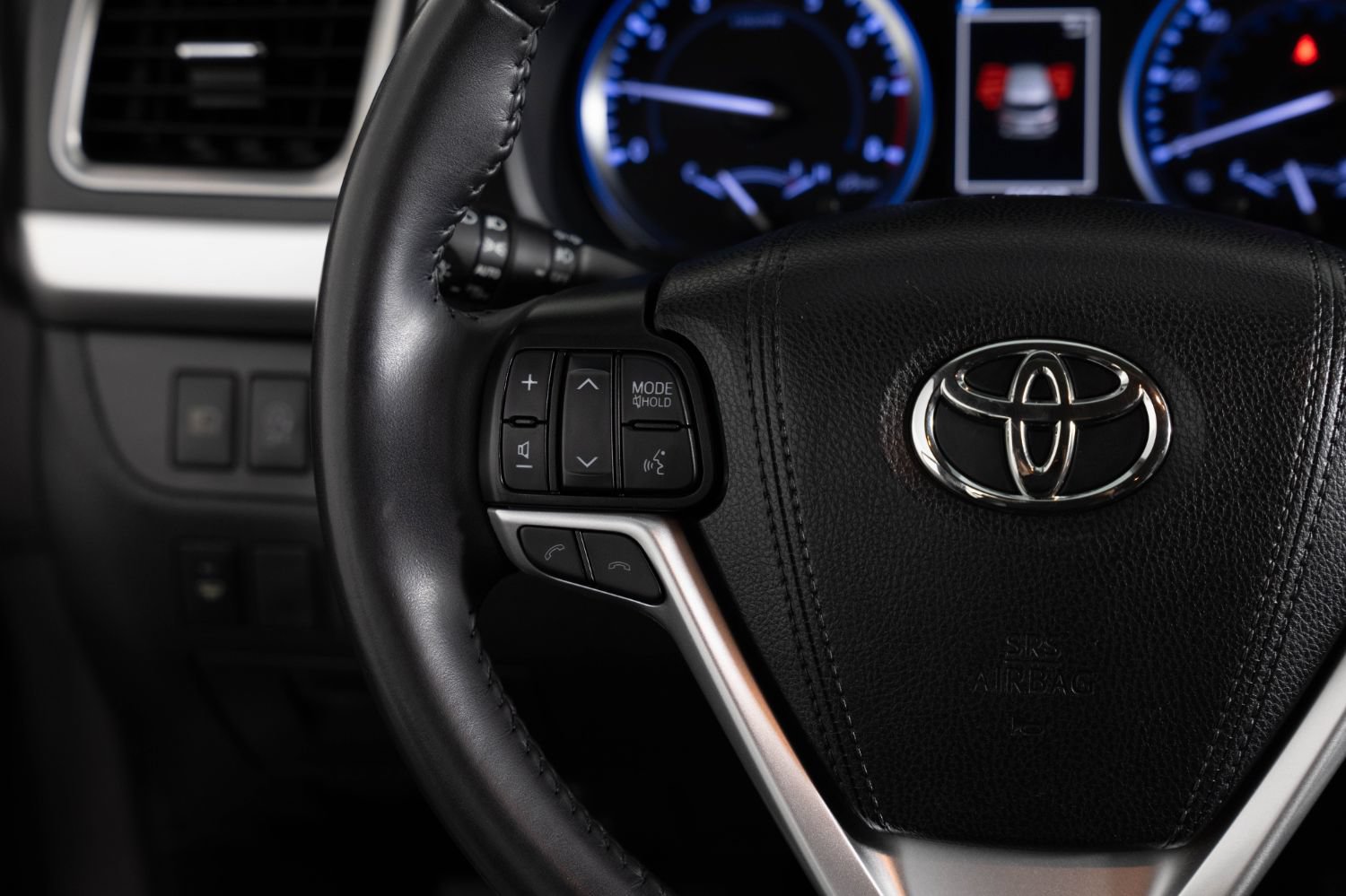 Used 2019 Toyota Highlander SE AWD/4WD image 34