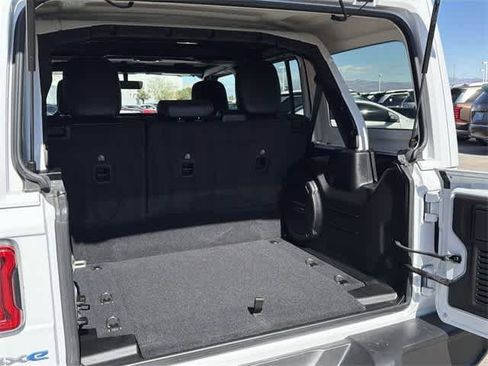 Used 2022 Jeep Wrangler Unlimited Sahara image 27