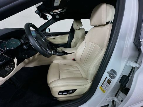 Used 2019 BMW 540i w/ Executive Package RWD image 21
