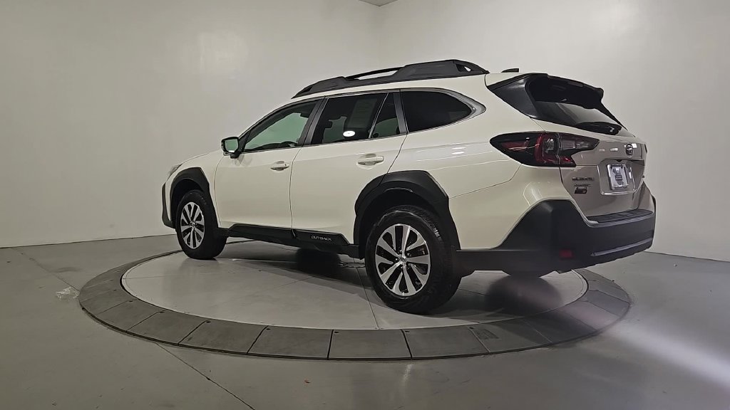 Certified 2025 Subaru Outback Premium AWD/4WD image 3