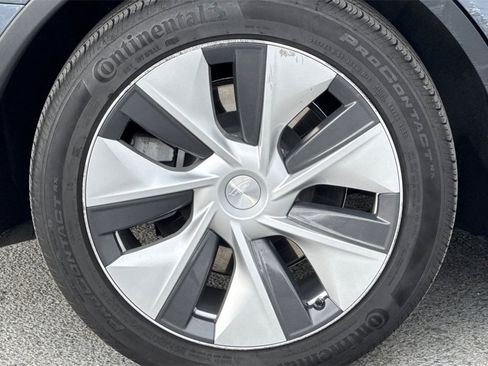 Used 2023 Tesla Model Y Long Range image 25