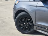 Used 2022 Ford Edge SE w/ Black Appearance Package image 5