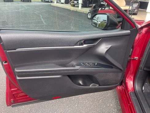 Used 2020 Toyota Camry LE image 13