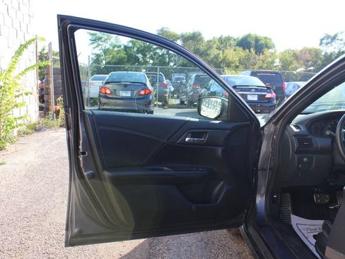 Used 2016 Honda Accord Sport image 10