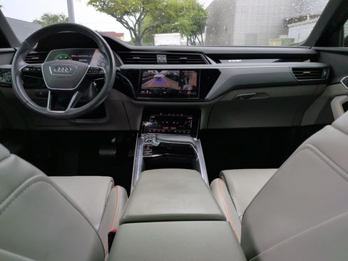 Used 2024 Audi Q8 e-tron Prestige w/ Prestige Package AWD/4WD image 30