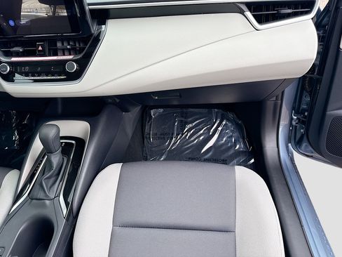 Used 2025 Toyota Corolla LE image 17