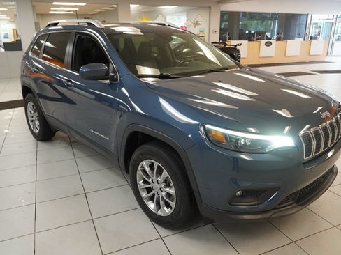 Used 2021 Jeep Cherokee Latitude Lux w/ Sun & Sound Group AWD/4WD image 15