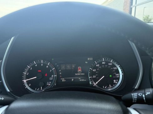Used 2023 Toyota Highlander XLE FWD image 9