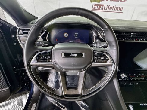 Used 2023 Jeep Grand Cherokee Overland w/ Adv Protech Group III AWD/4WD image 20