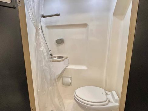 Used 2020 Mercedes-Benz Sprinter 3500 w/ Windows All Around Package image 61