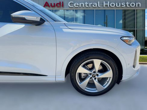 New 2025 Audi Q5 Prestige image 12