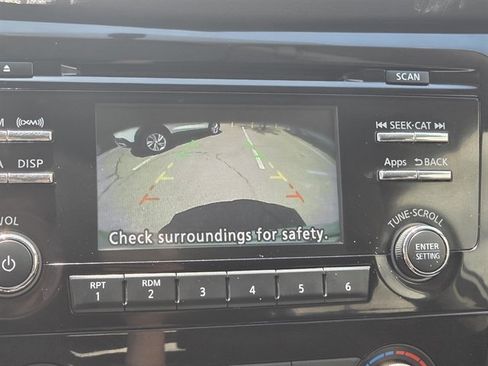 Used 2016 Nissan Rogue S FWD image 9