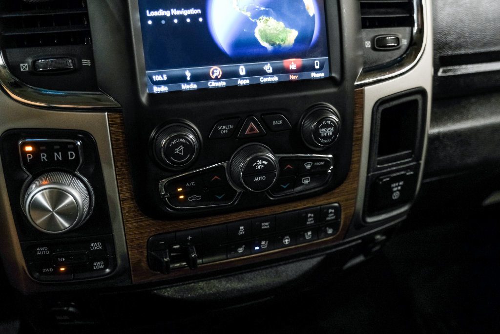 Used 2018 RAM 1500 Laramie AWD/4WD image 23