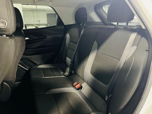 Used 2025 Chevrolet TrailBlazer LS w/ LS Convenience Package FWD image 24