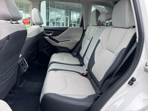 Used 2023 Subaru Forester Premium AWD/4WD image 12