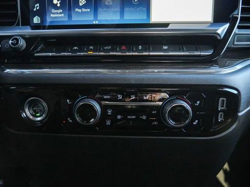 Used 2023 Chevrolet Silverado 1500 LT image 24