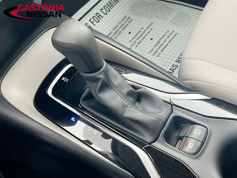 Used 2022 Toyota Corolla LE image 22