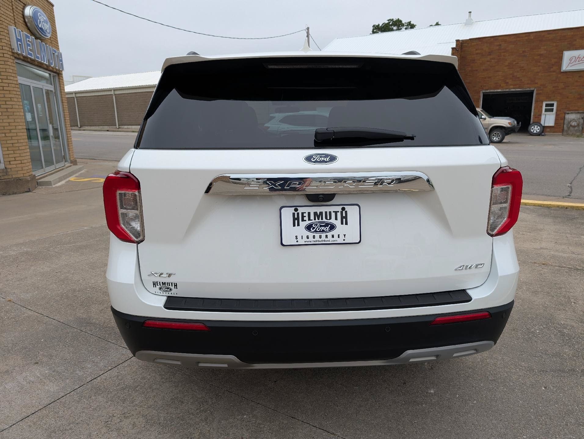 Used 2023 Ford Explorer XLT w/ Equipment Group 202A AWD/4WD image 7