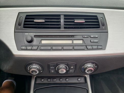 Used 2008 BMW Z4 3.0si image 8