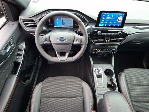 Used 2025 Ford Escape ST-Line image 11