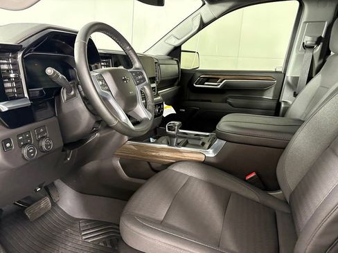 Used 2026 Chevrolet Silverado 1500 LT Trail Boss w/ Convenience Package II AWD/4WD image 23