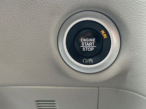 Used 2020 Chrysler Pacifica Touring-L w/ Premium Audio Group image 28