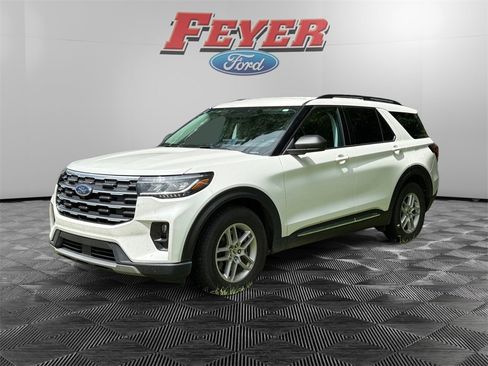 Used 2025 Ford Explorer Active w/ Active Comfort Package image 1