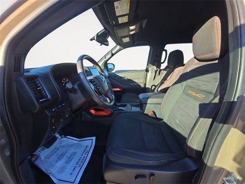 Used 2023 Nissan Frontier PRO-4X w/ Technology Package image 9