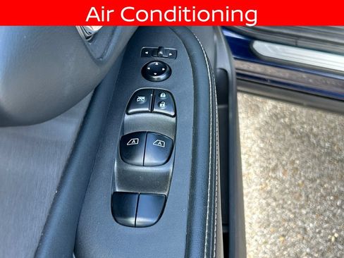 Used 2023 Nissan Murano SV FWD image 14