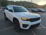 Used 2023 Jeep Grand Cherokee Altitude image 2