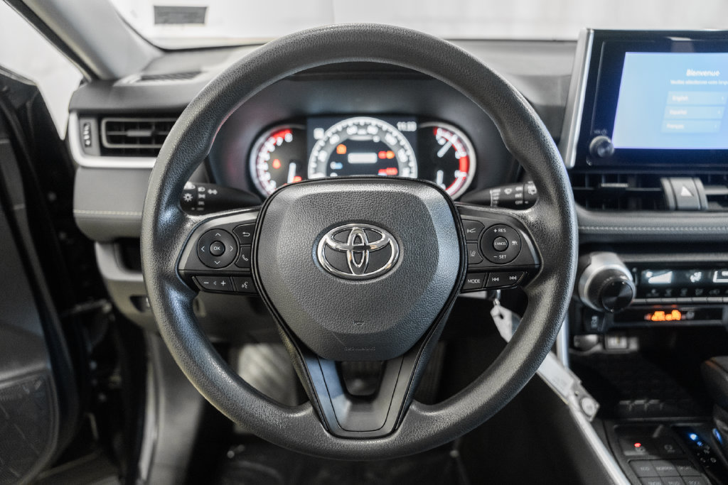 Certified 2024 Toyota RAV4 LE AWD/4WD image 23