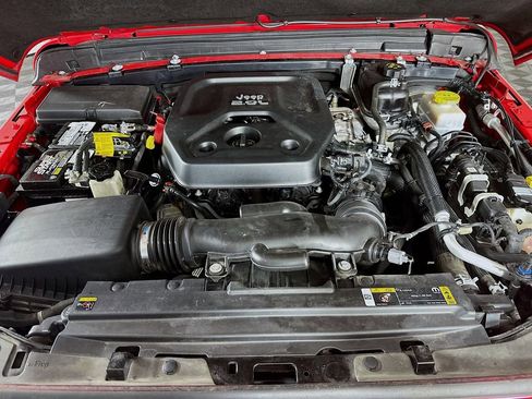 Used 2021 Jeep Wrangler Unlimited Sahara image 33