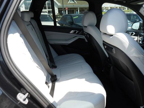 Used 2024 BMW X5 xDrive40i w/ Parking Assistance Package AWD/4WD image 10