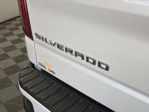 Certified 2024 Chevrolet Silverado 1500 High Country w/ High Country Premium Package AWD/4WD image 15