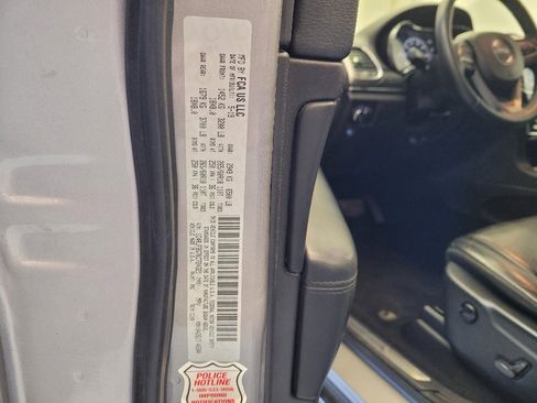 Used 2019 Jeep Grand Cherokee Limited image 33