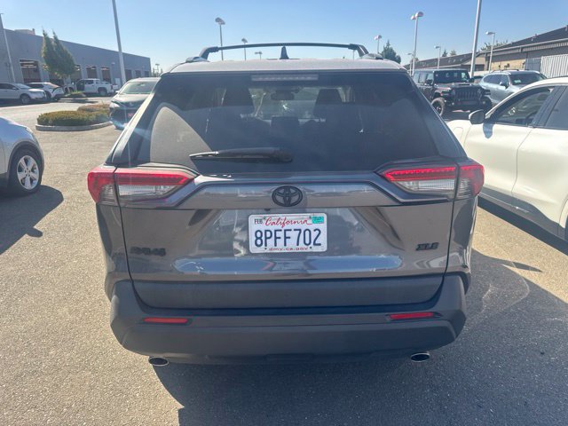 Used 2020 Toyota RAV4 XLE w/ Convenience Package FWD image 5