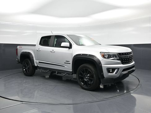 Used 2020 Chevrolet Colorado LT w/ Colorado RST Special Edition AWD/4WD image 17