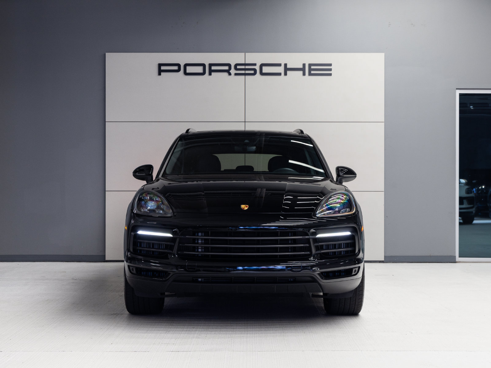 Certified 2023 Porsche Cayenne S Platinum AWD/4WD image 10