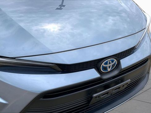Used 2025 Toyota Corolla LE FWD image 28
