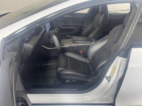 Used 2023 Tesla Model S Standard Range image 17