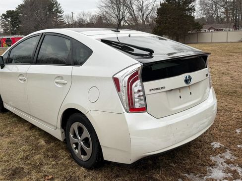Used 2014 Toyota Prius Four w/ Solar Roof Package image 5
