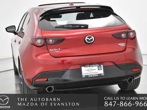 Used 2025 MAZDA MAZDA3 Hatchback w/Premium Plus Pkg image 18