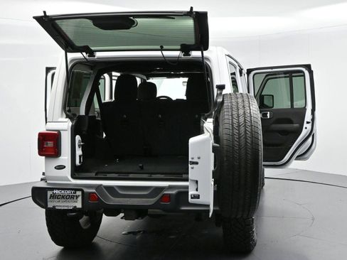 Used 2022 Jeep Wrangler Unlimited Sahara w/ LED Lighting Group AWD/4WD image 44