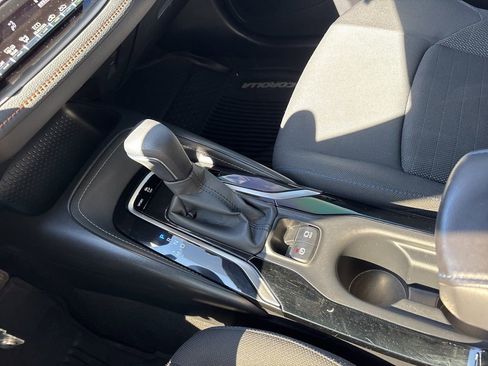 Used 2022 Toyota Corolla SE image 19