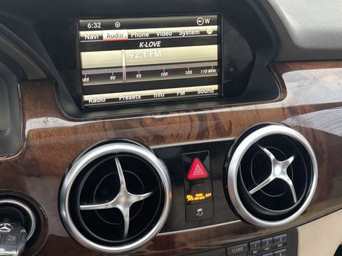 Used 2014 Mercedes-Benz GLK 350 4MATIC image 19