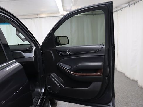 Used 2017 GMC Yukon SLT AWD/4WD image 25