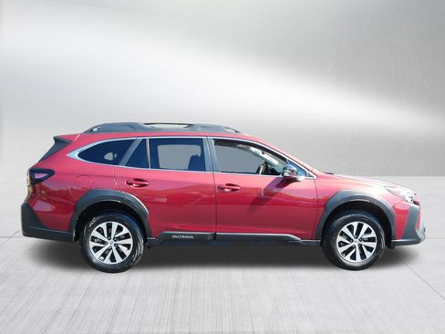 Used 2025 Subaru Outback Premium AWD/4WD image 8