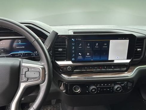 Used 2024 Chevrolet Silverado 1500 LT AWD/4WD image 11